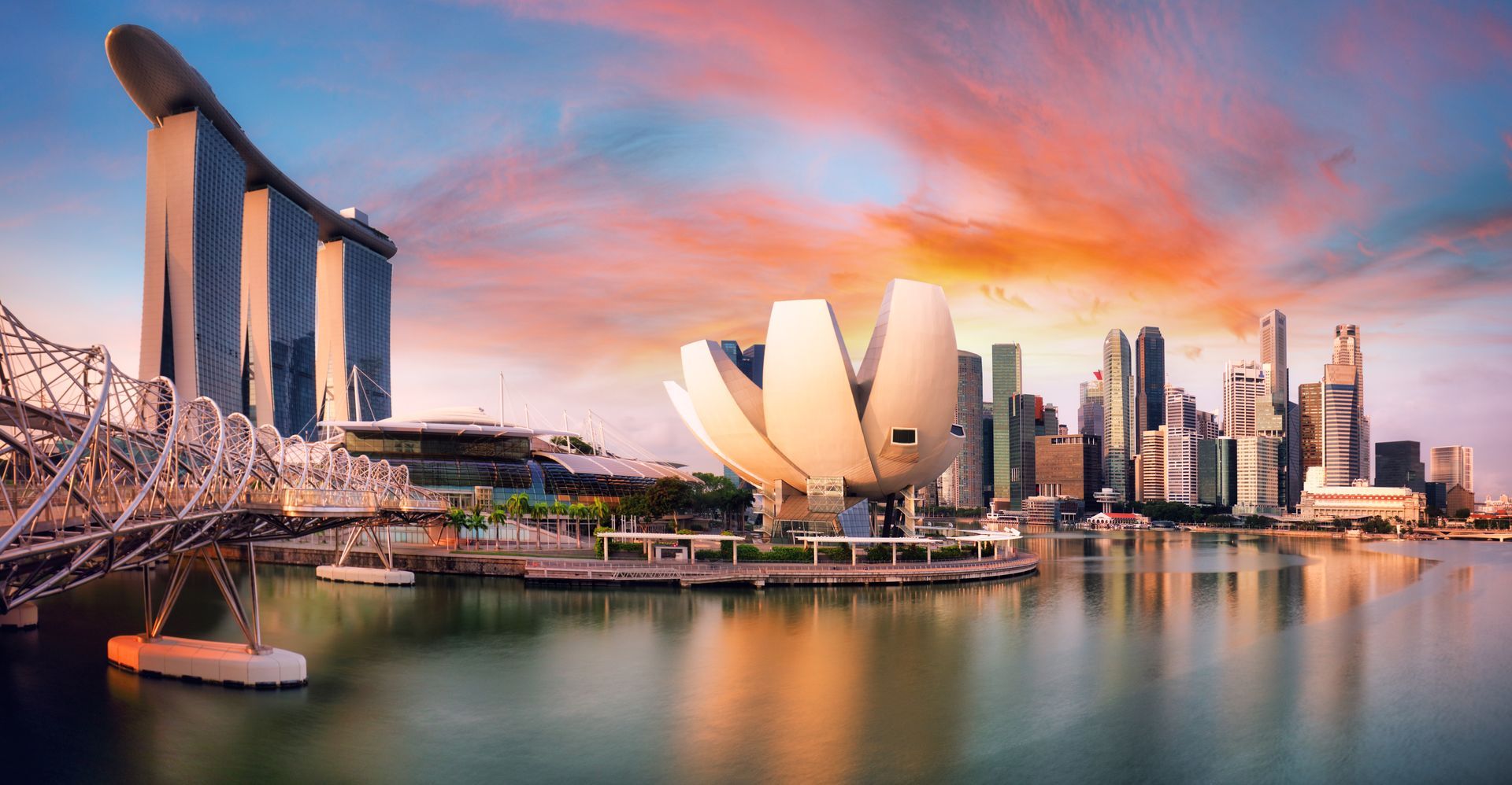 Marina Bay Sands and ArtScience Museum in Singapore at sunset.