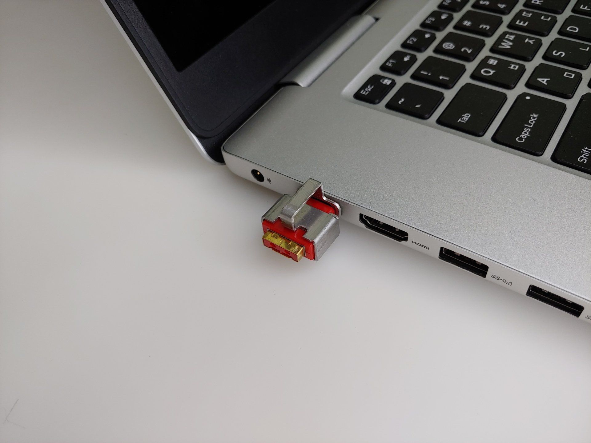 USB TYPE-C NOTEBOOK LOCK
