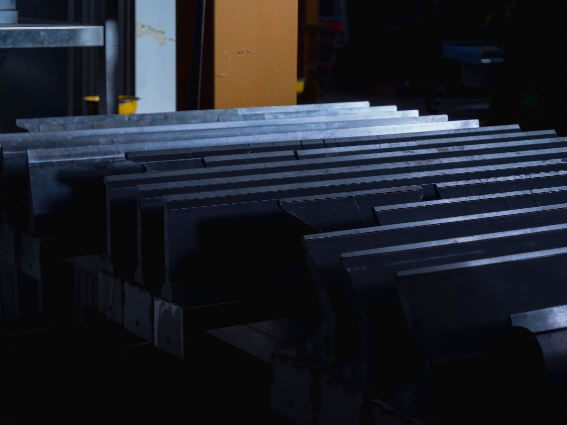 lavorazione mobili in acciaio inox