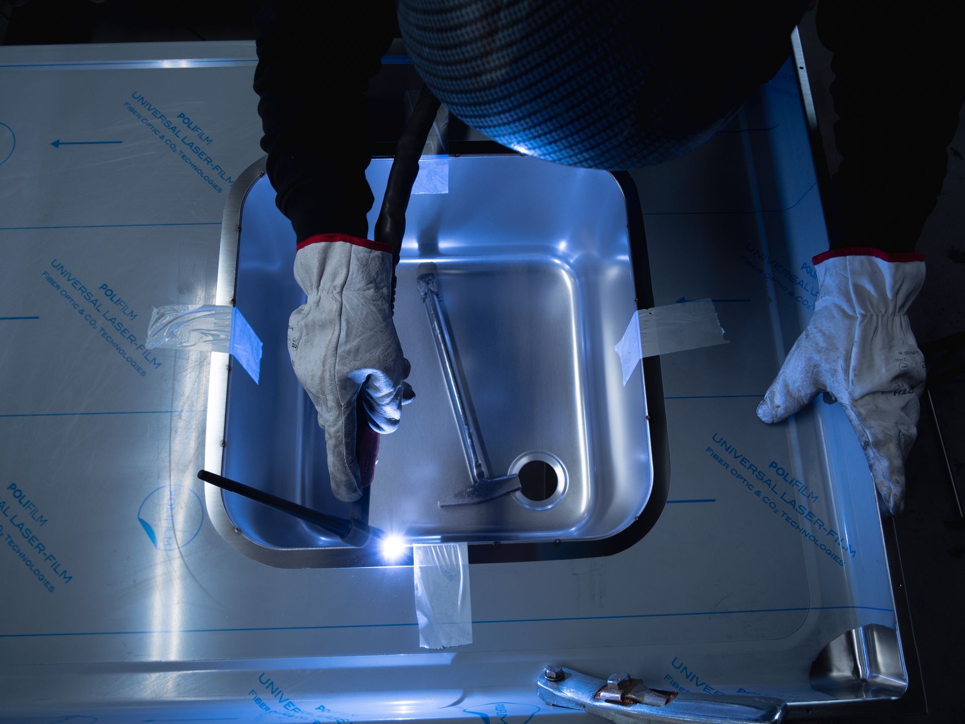 lavorazione mobili in acciaio inox