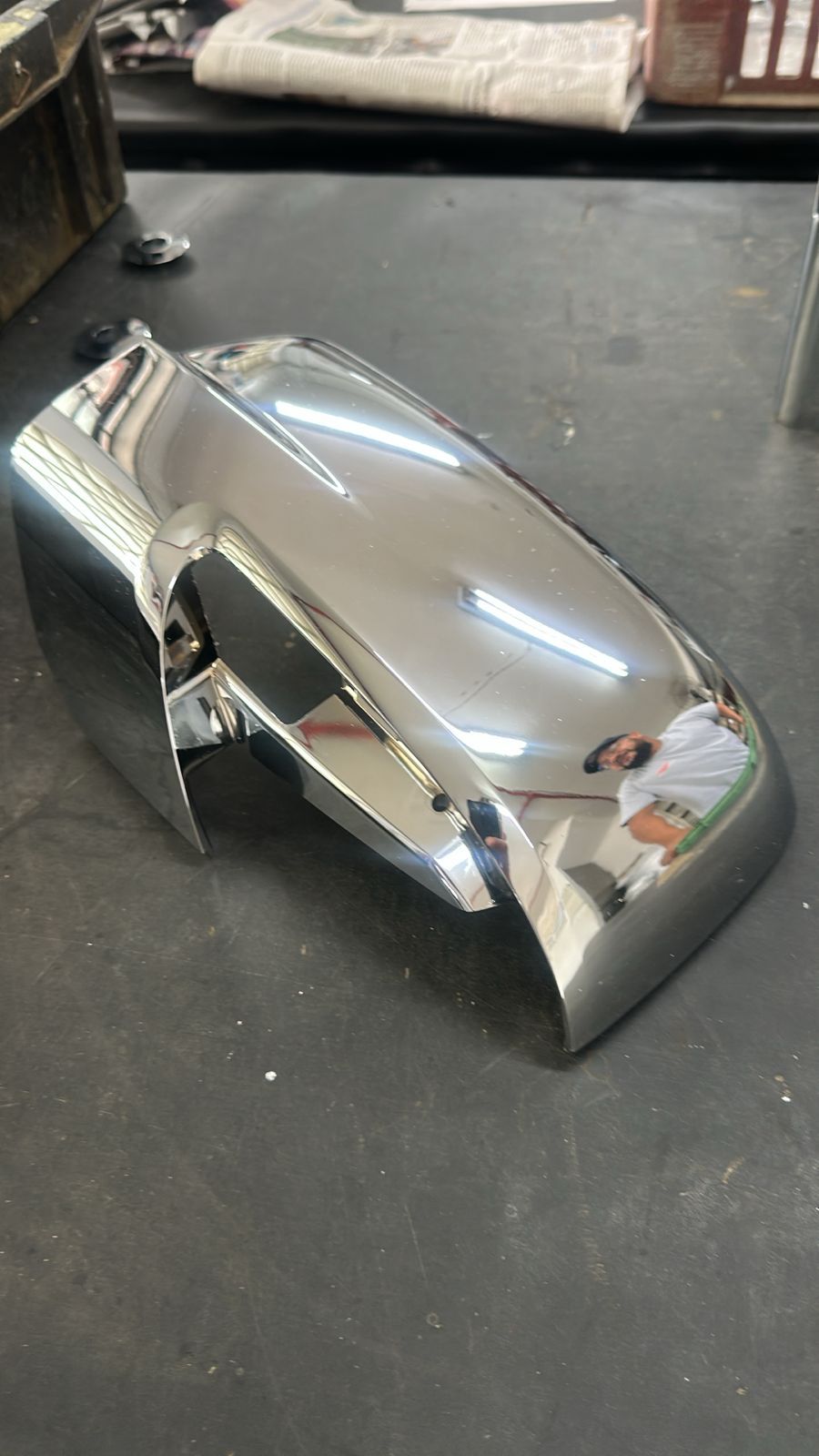 Acabamento de alto brilho em peça automotiva após restauração de metais na Nakahara Nakabara