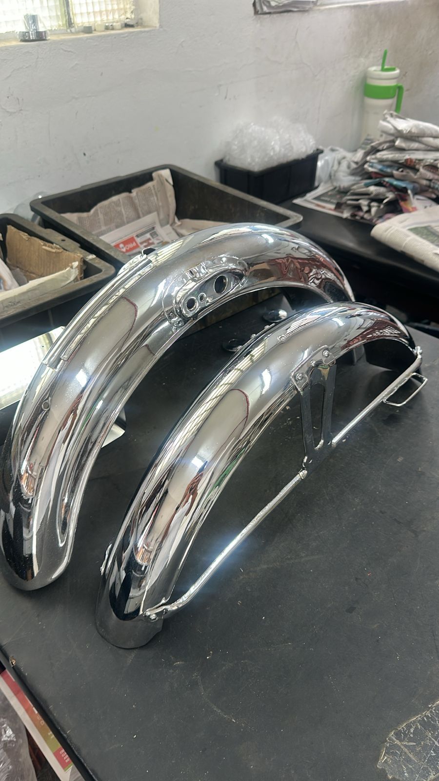 Acabamento de alto brilho em peça automotiva após restauração de metais na Nakahara Nakabara