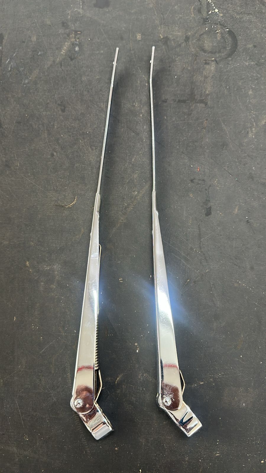 Acabamento de alto brilho em peça automotiva após restauração de metais na Nakahara Nakabara