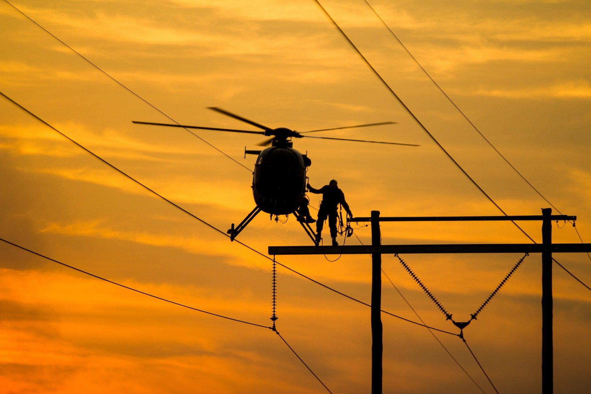 Helicopter With Lineman - Tucson, AZ - Southwest Heliservices, LLC