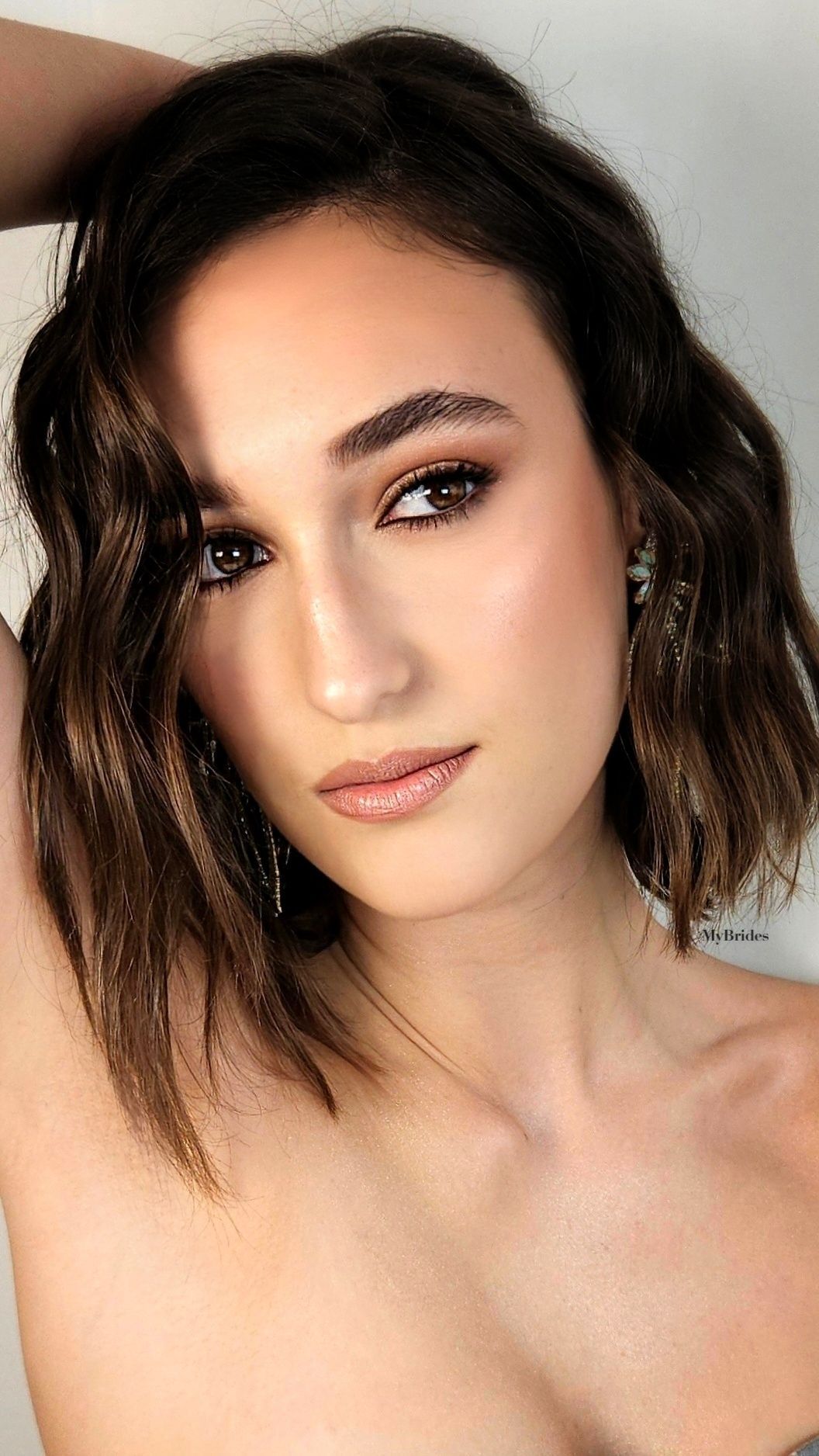 Professioneel opgemaakt, haar en visagie voor fotoshoot, branding shoot