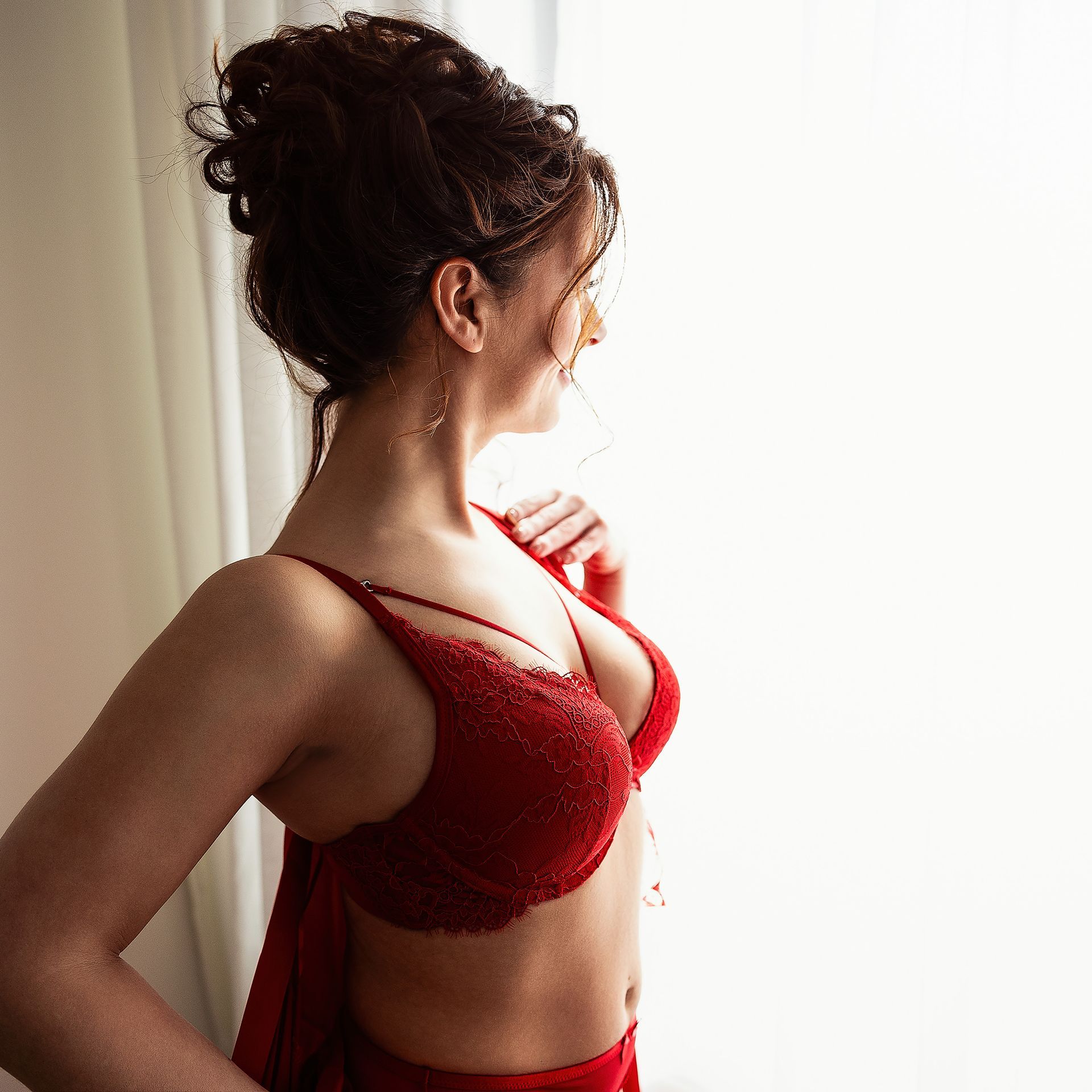 Boudoirstyling, rode lingerie