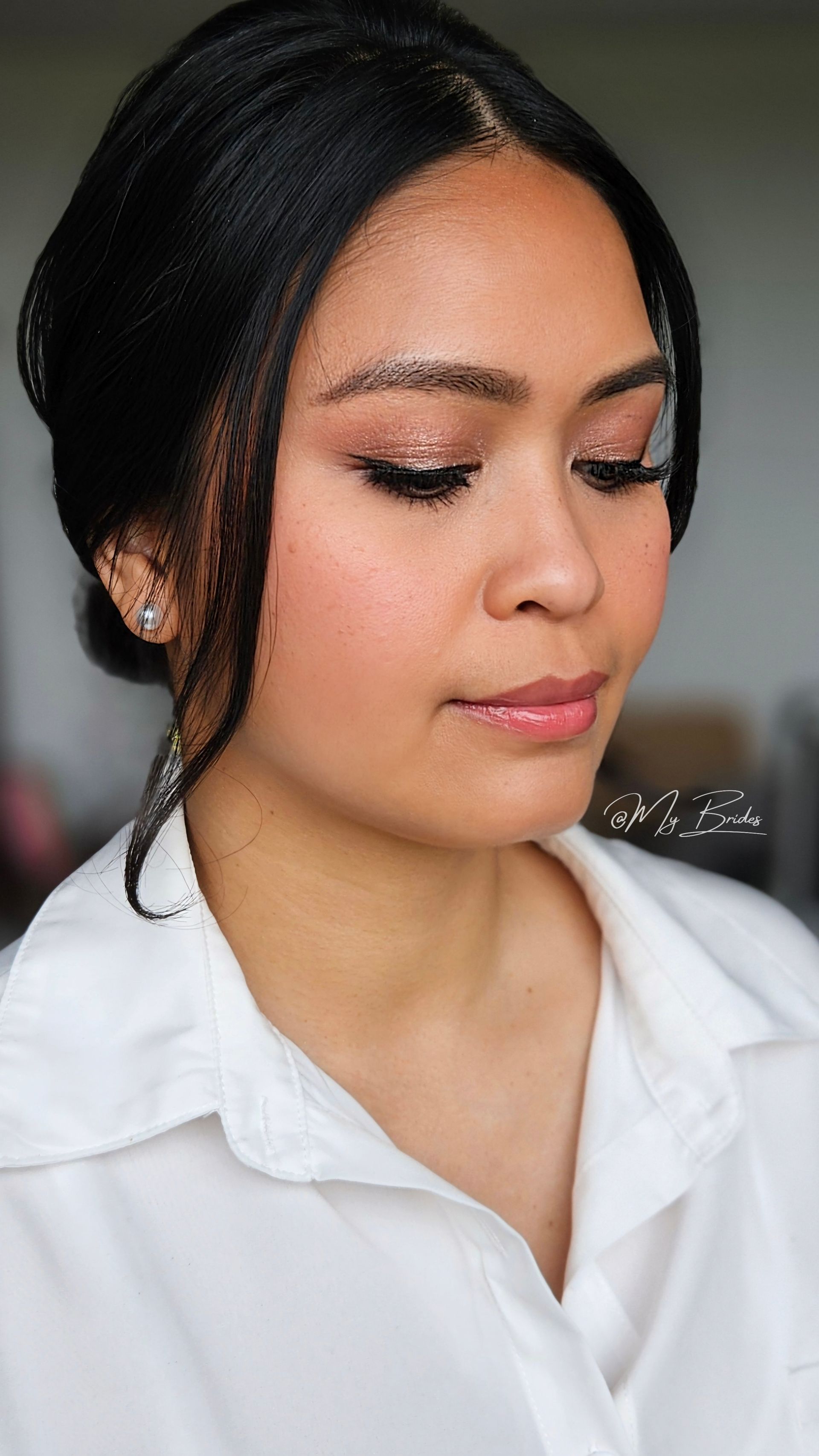 Aziatische bruid met passende bruidsvisagie