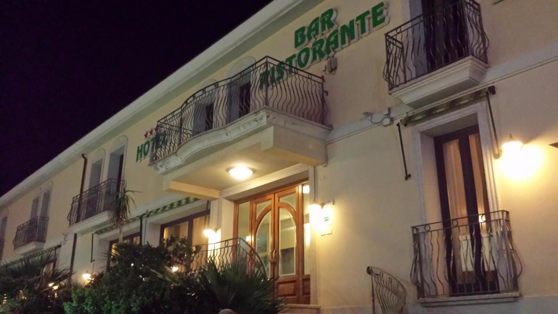 esterno hotel ristorante Stella 2000 a Olbia