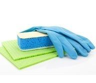 guanti e spugnette per pulire