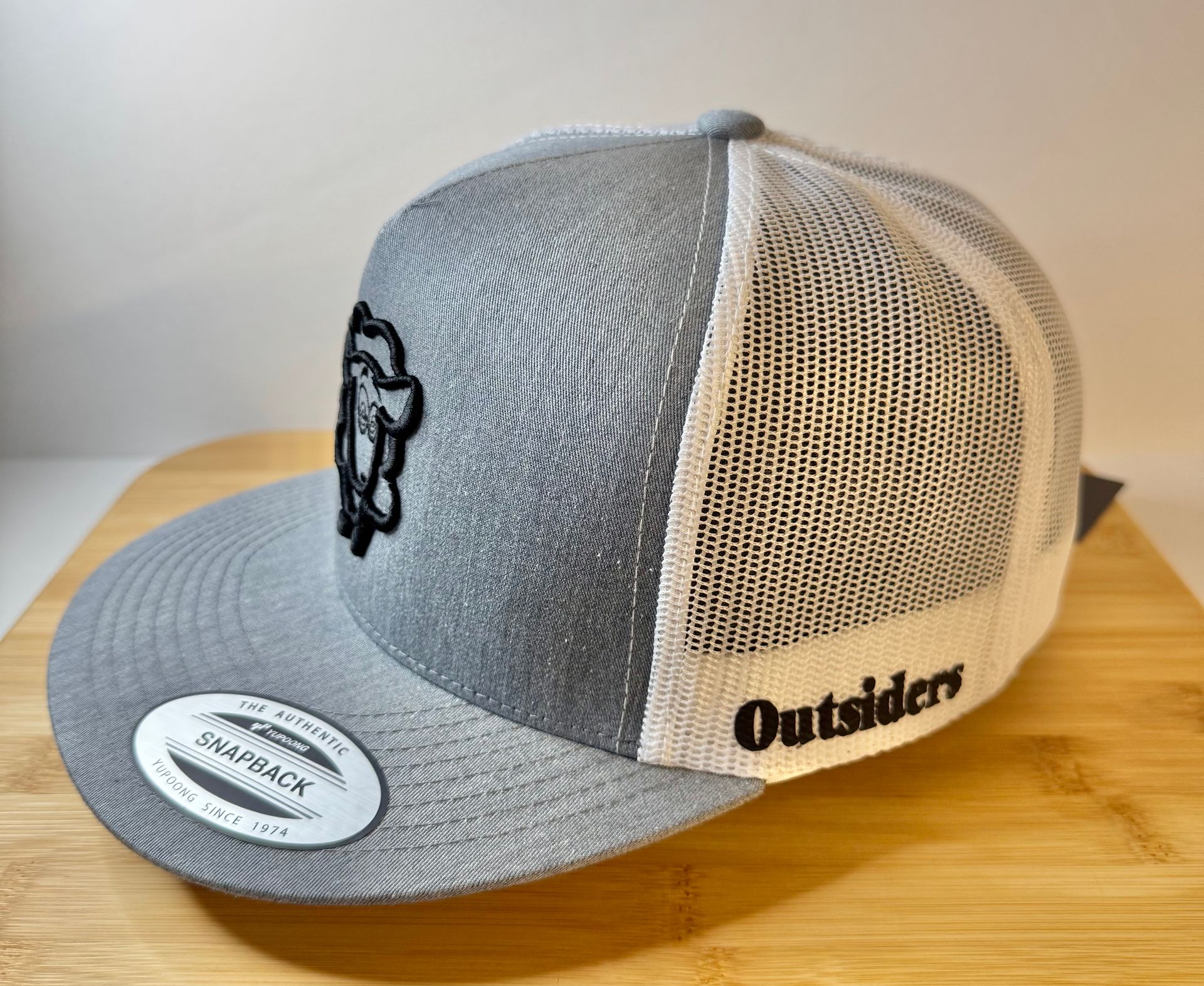 Gray to White Flat Bill (Black Stitch)