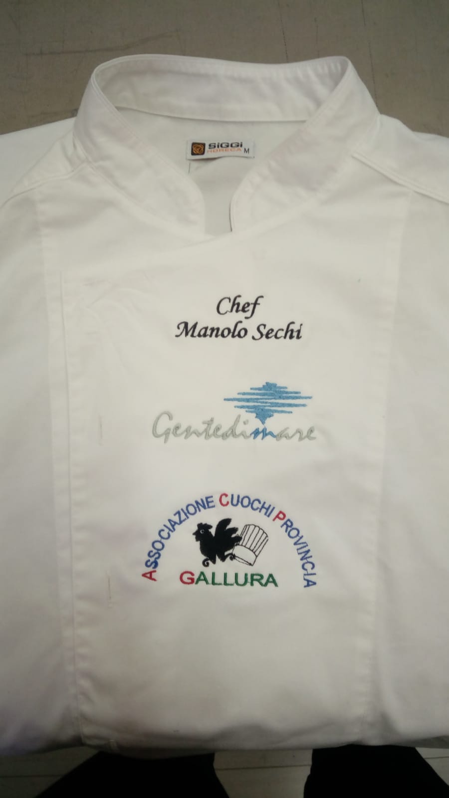 grembiule ricamato 2