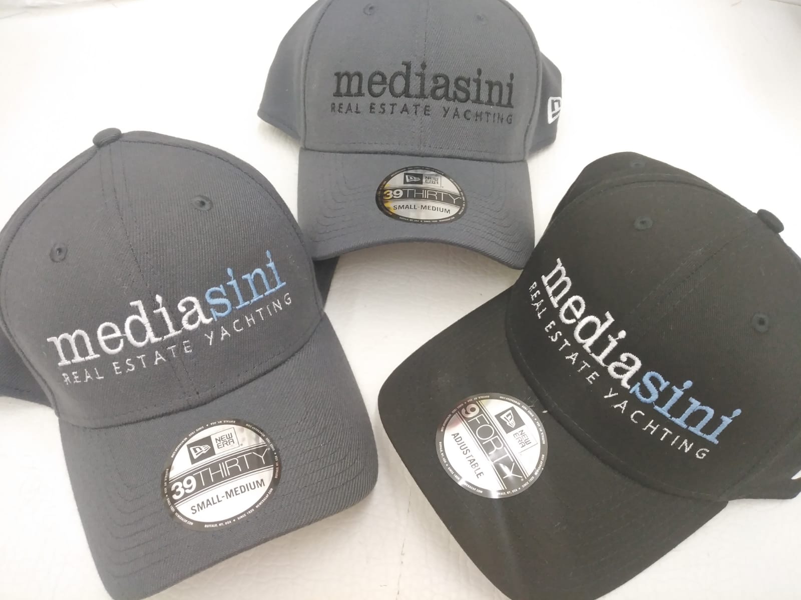 ricami personalizzati su cappellini