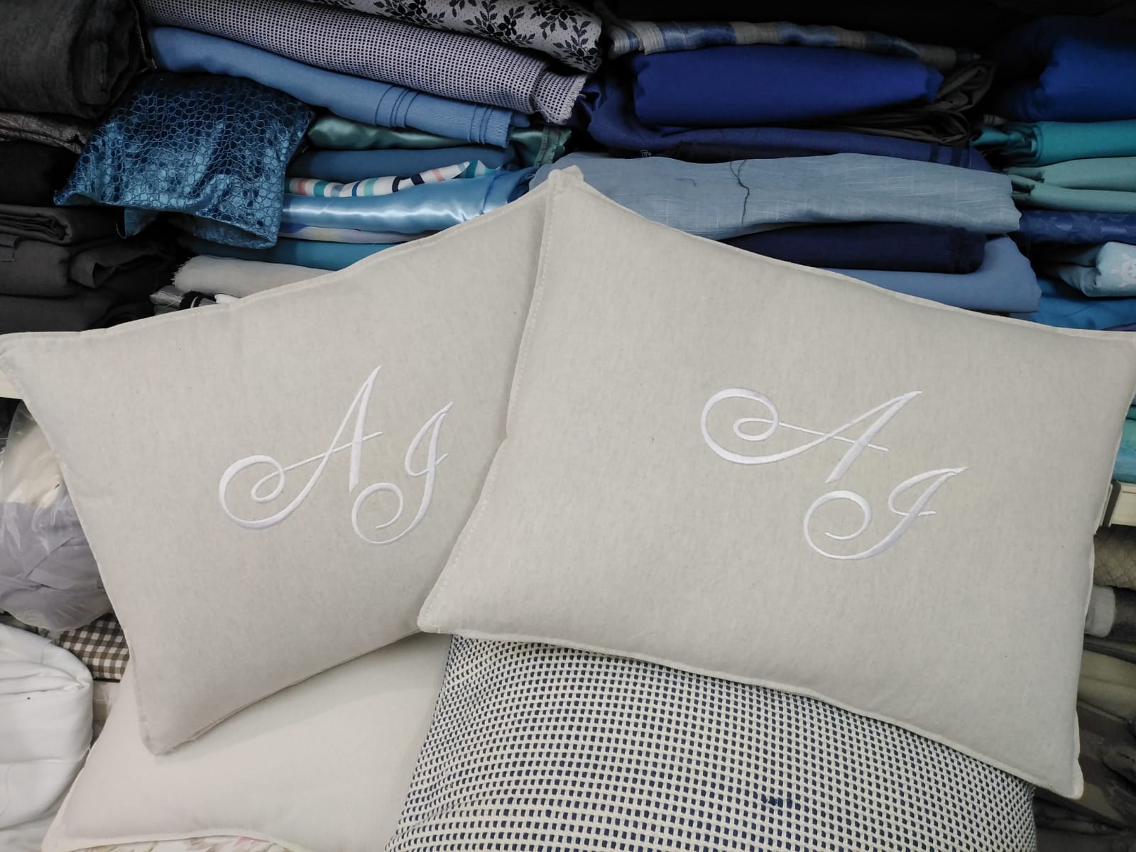 ricami personalizzati su cuscini