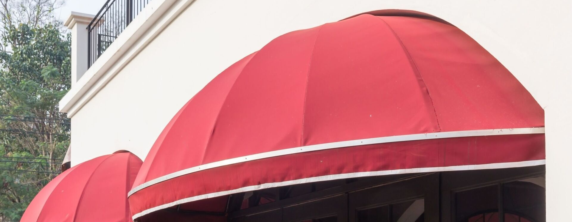 Using Awnings for Promoting Brand Identity
