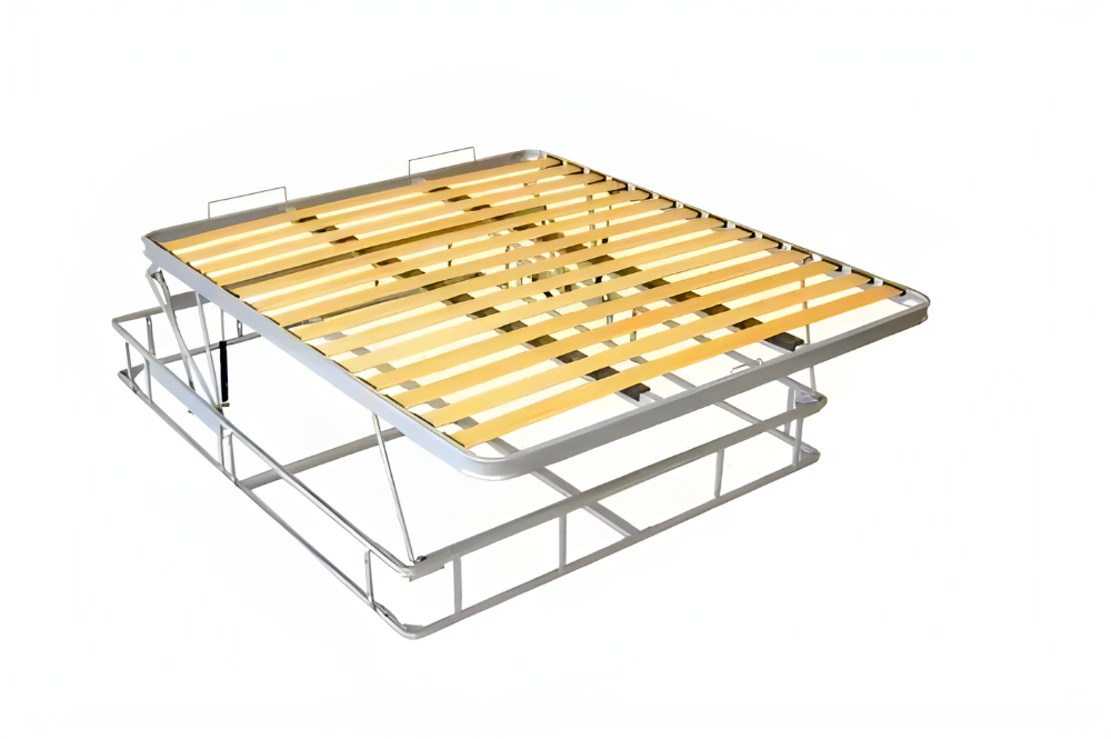 un letto con una rete in legno e un telaio in metallo su sfondo bianco .