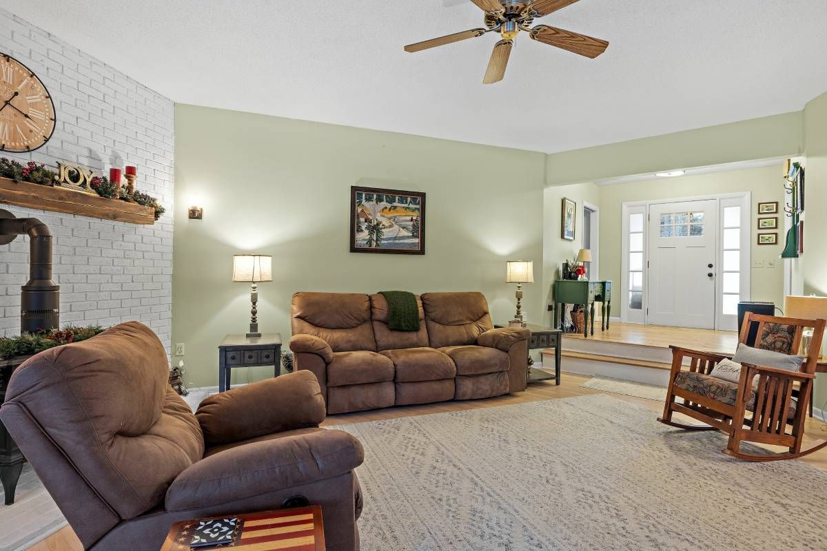 A cozy living room with a raised entryway and sidelight windows at The Blind Guy Kalispell near Flathead Valley, Montana (MT)