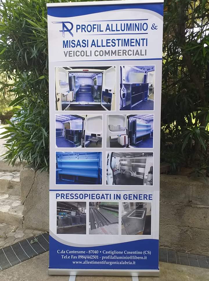 cartellone pubblicitario della ditta