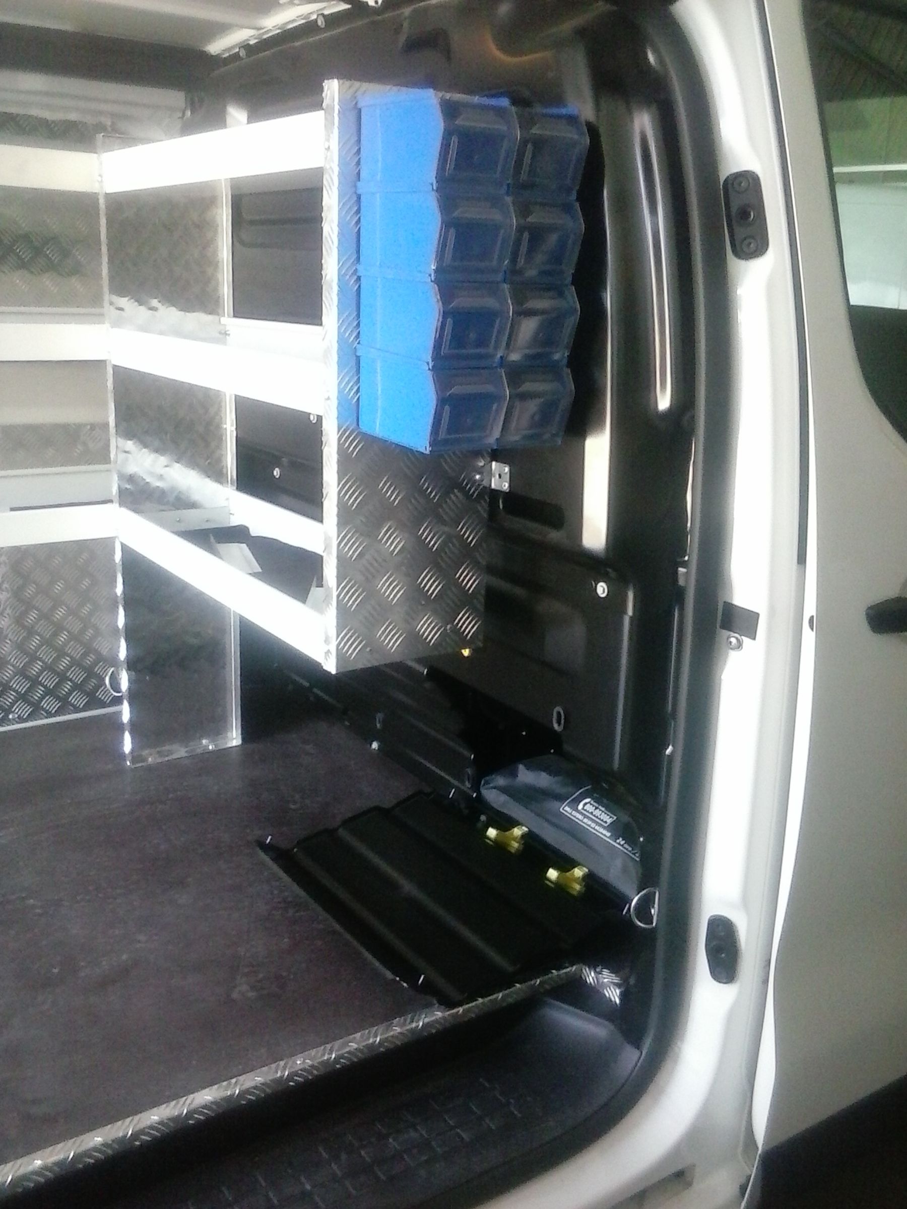 rivestimenti in alluminio di un veicolo commerciale