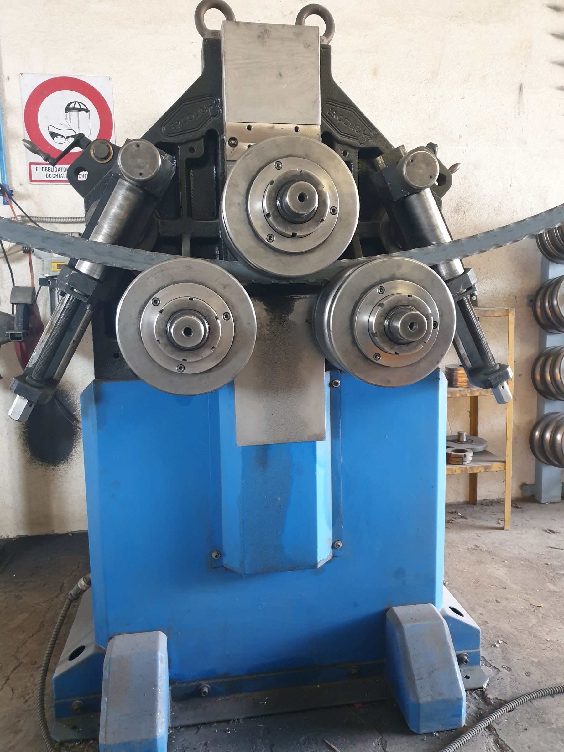 dettaglio macchina CNC per lavorazioni in ferro