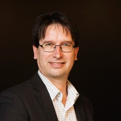 Neil Perry Head shot