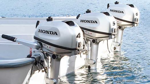 Three Outboards - Evinrude Outboard Motor In Coolalinga, NT
