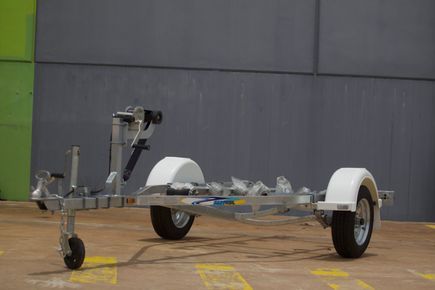 Sea Trailer - Evinrude Outboard Motor In Palmerston, NT