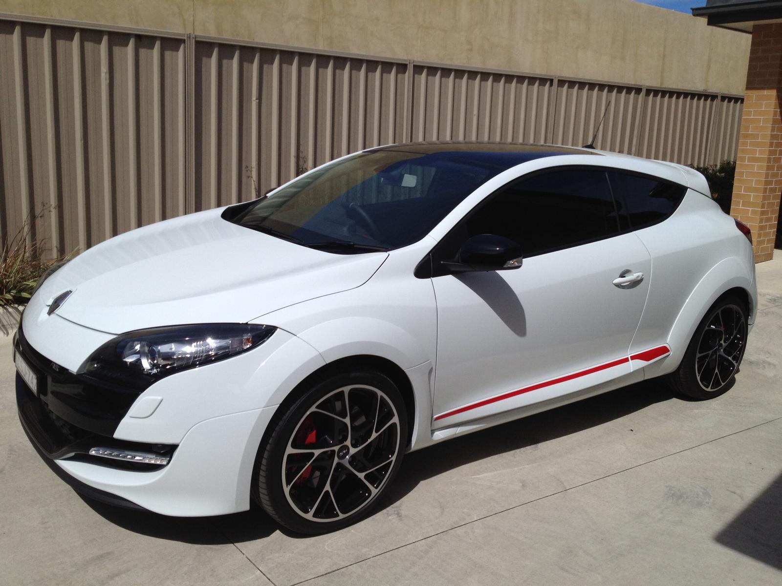 Car tint a white Renault european model