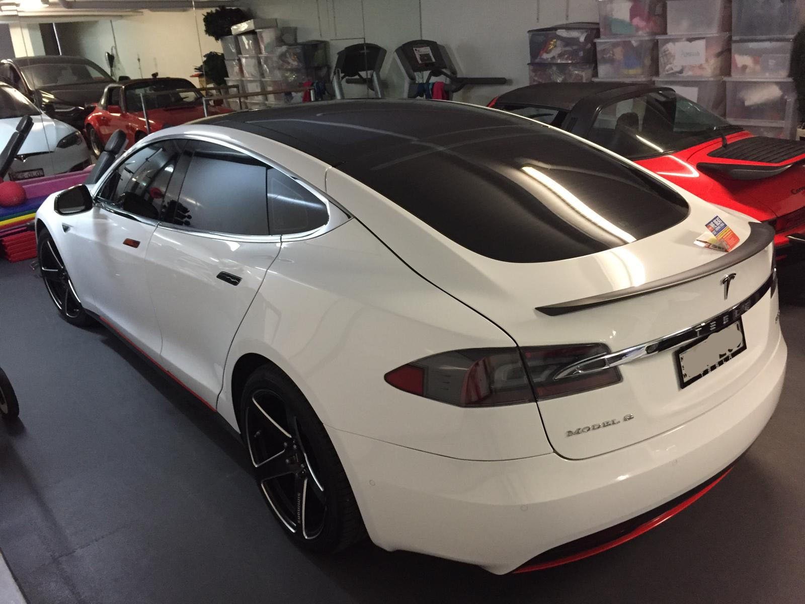 Car tint a white Tesla model