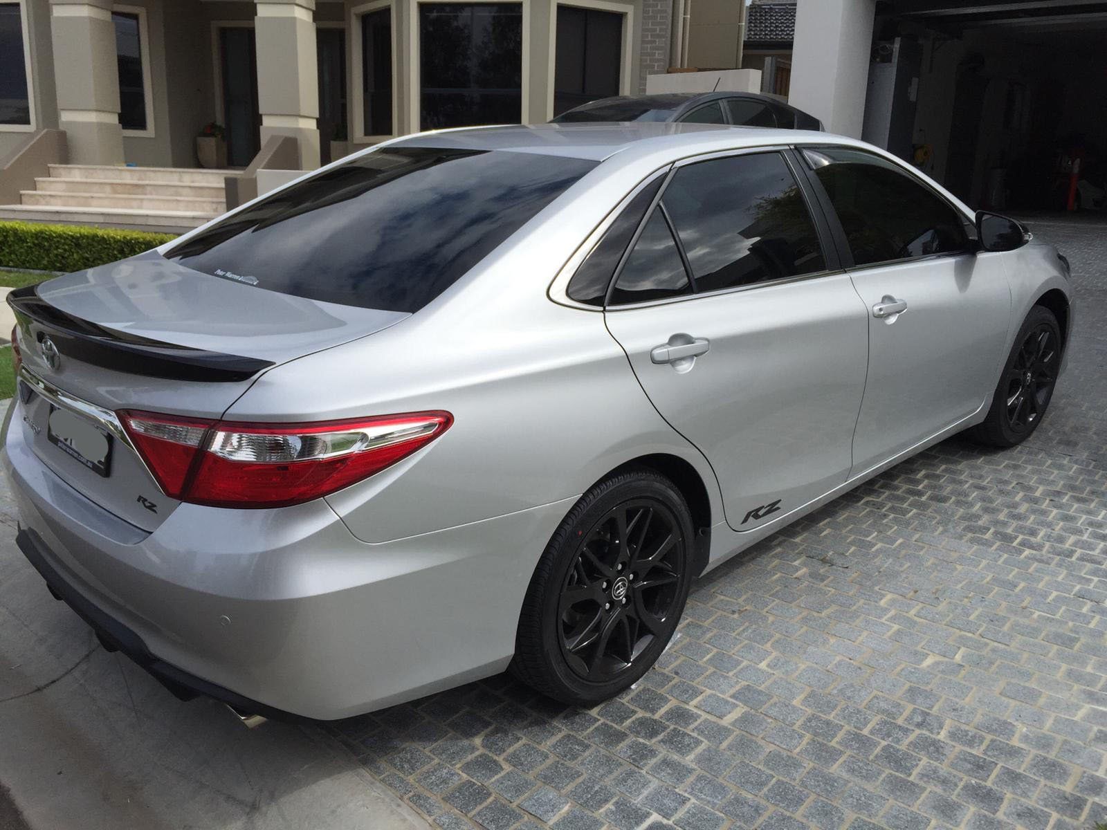 Car tint a silver Toyota Camry