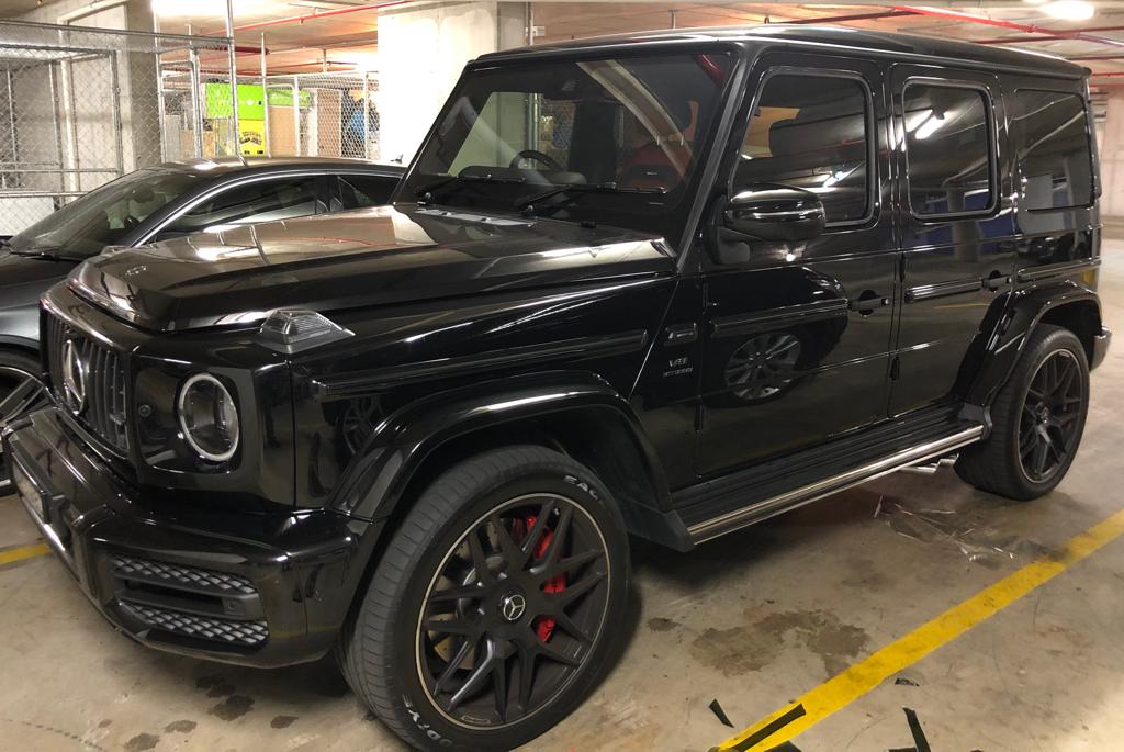 Car tint a black Mercedes 4x4 front view