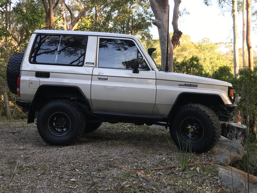 tint a landcruiser side view