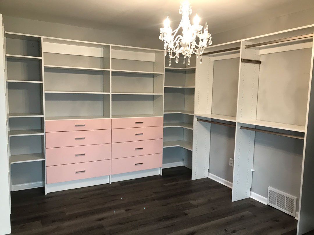 Mixology Custom Closet System