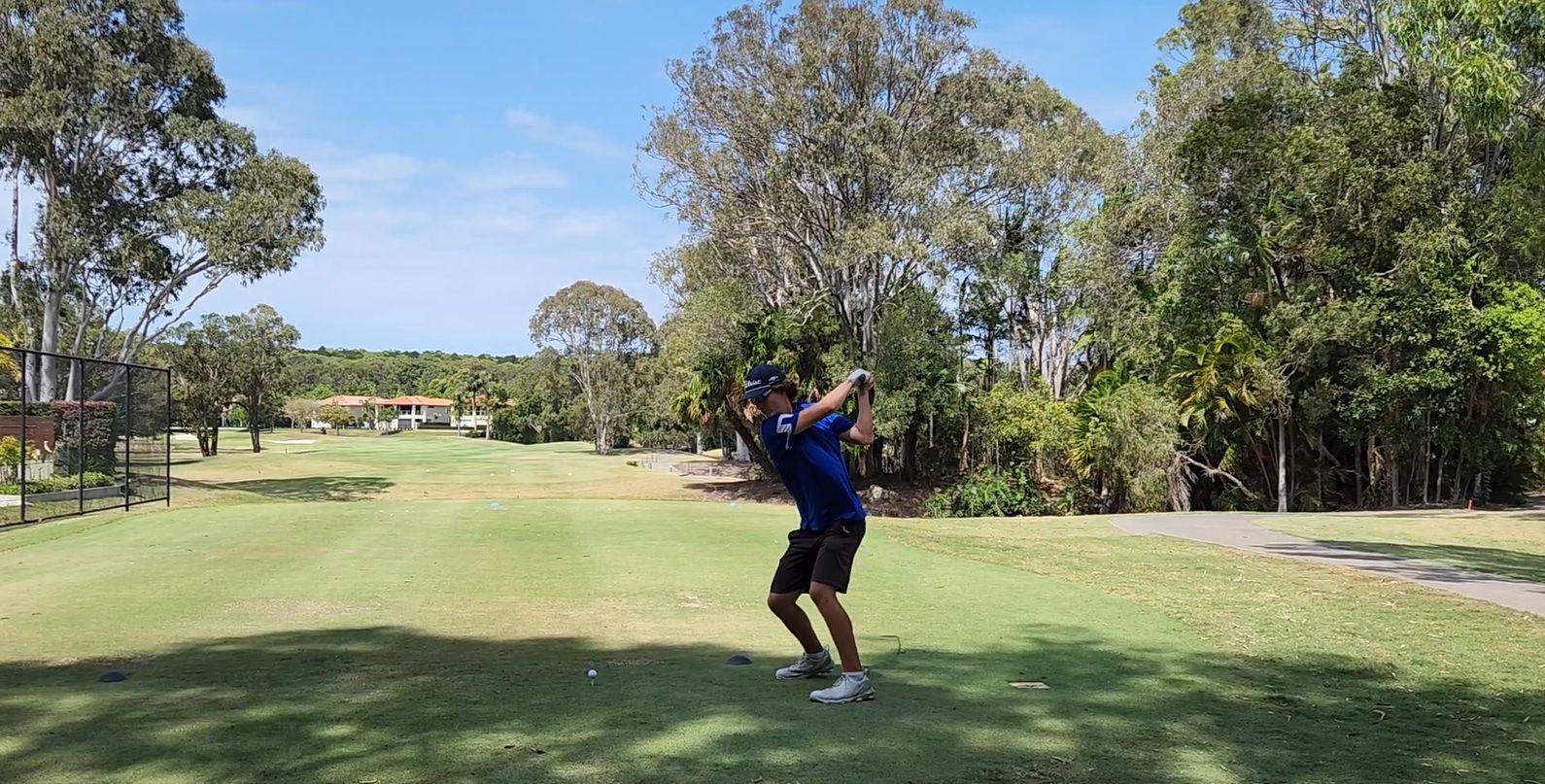 playing golf in noosa after a massage