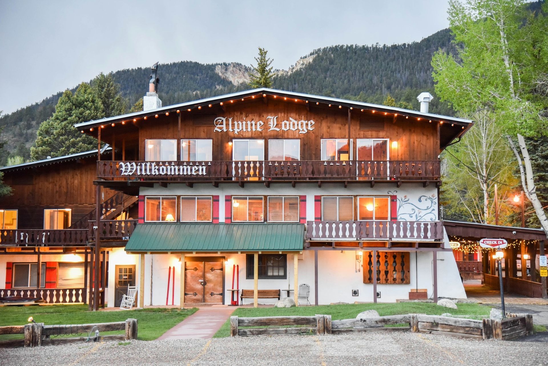 Alpine Lodge with 