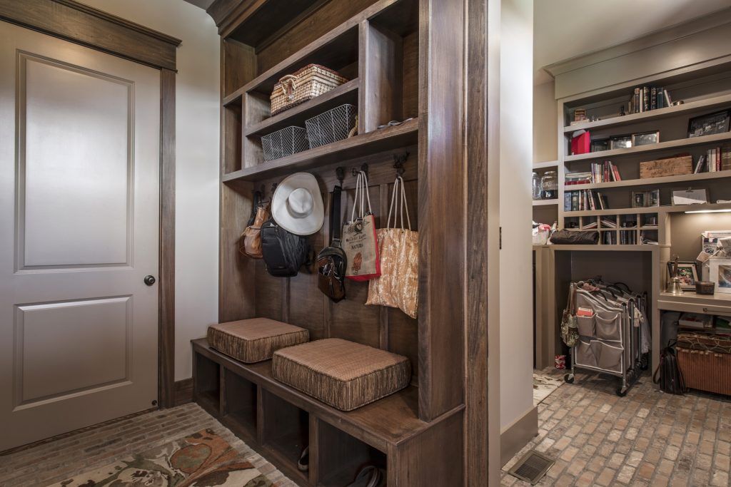Banet home louisville mud room