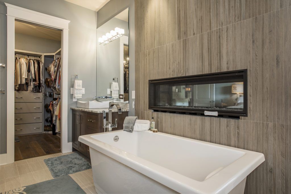 Banet home louisville master bath