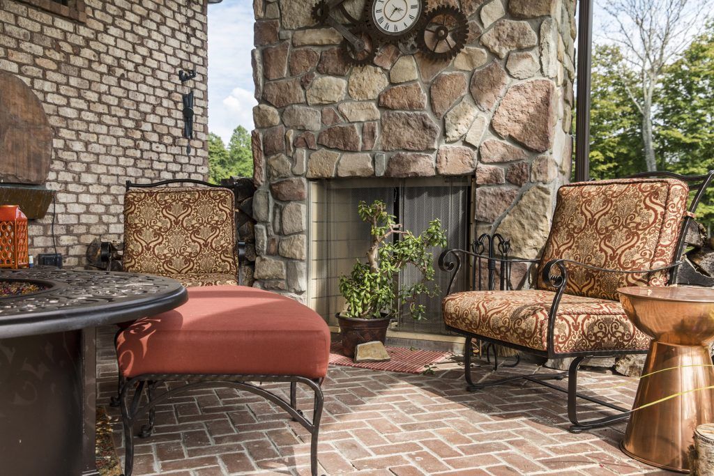 Banet home patio and outdoor fireplace