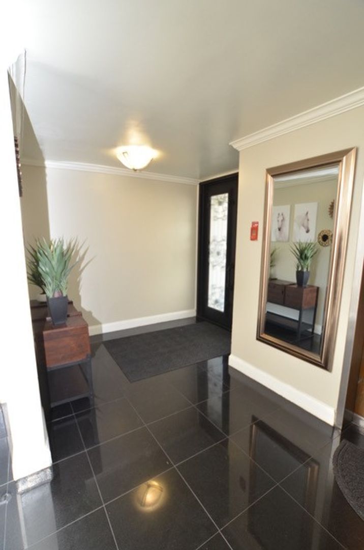 5th street apartments interior