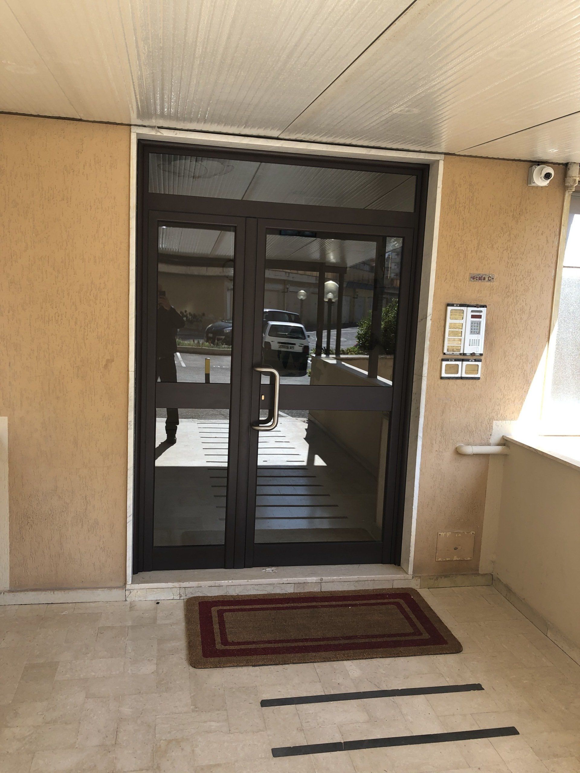 portone condominiale