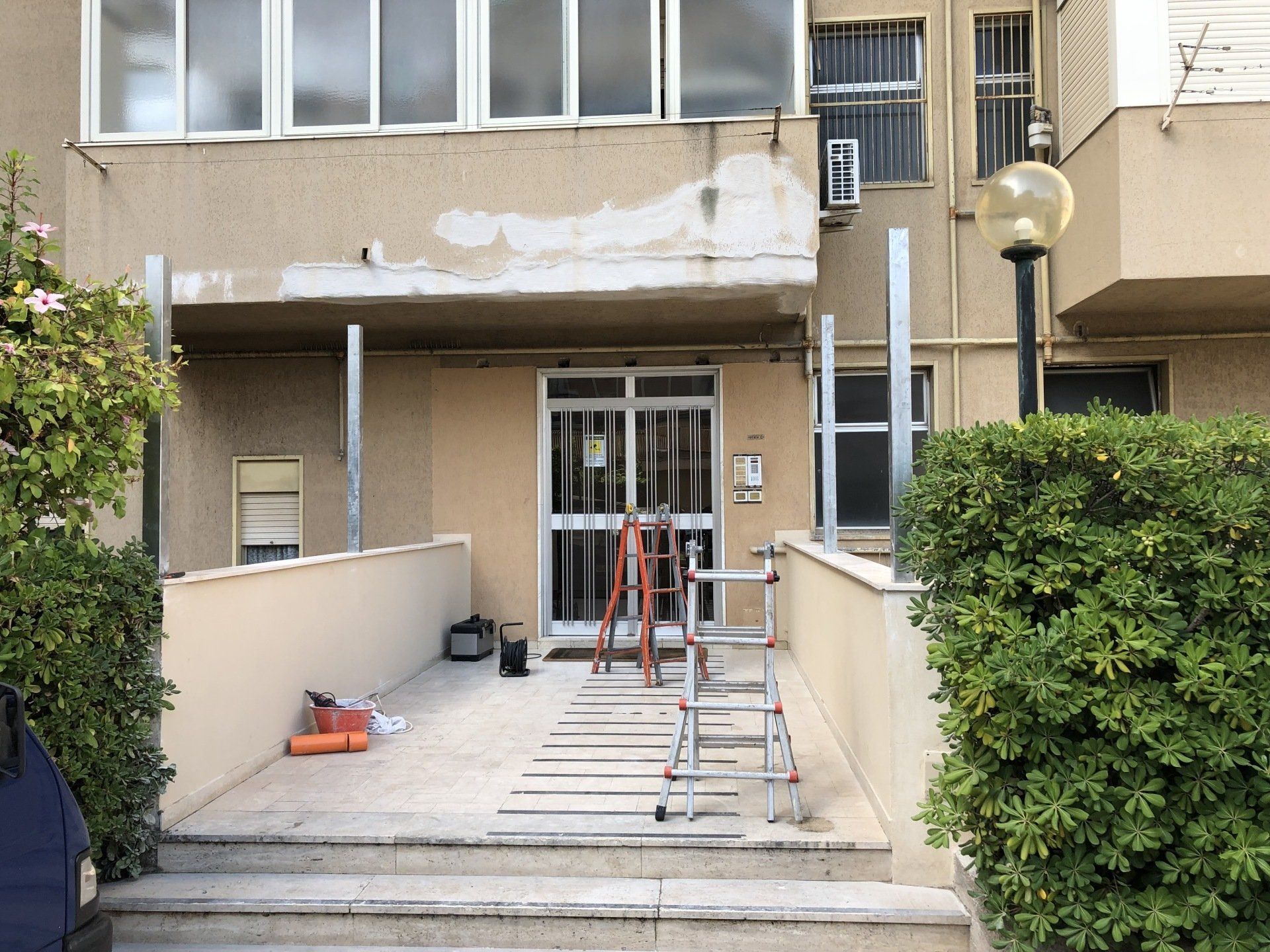 portone condominiale