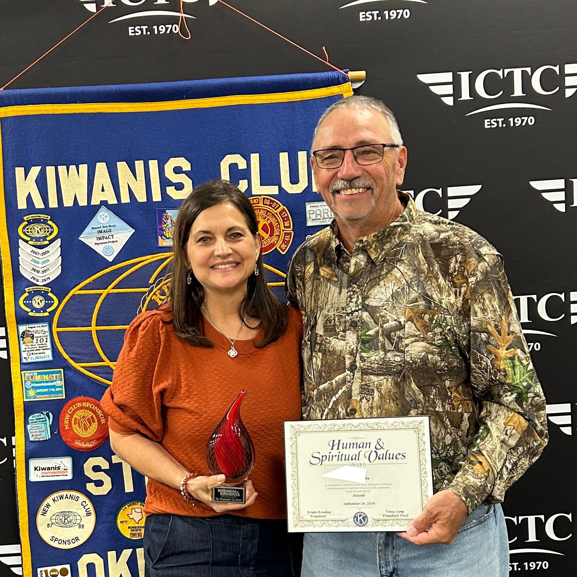 photo of annual Stilwell Kiwanis awards dinner