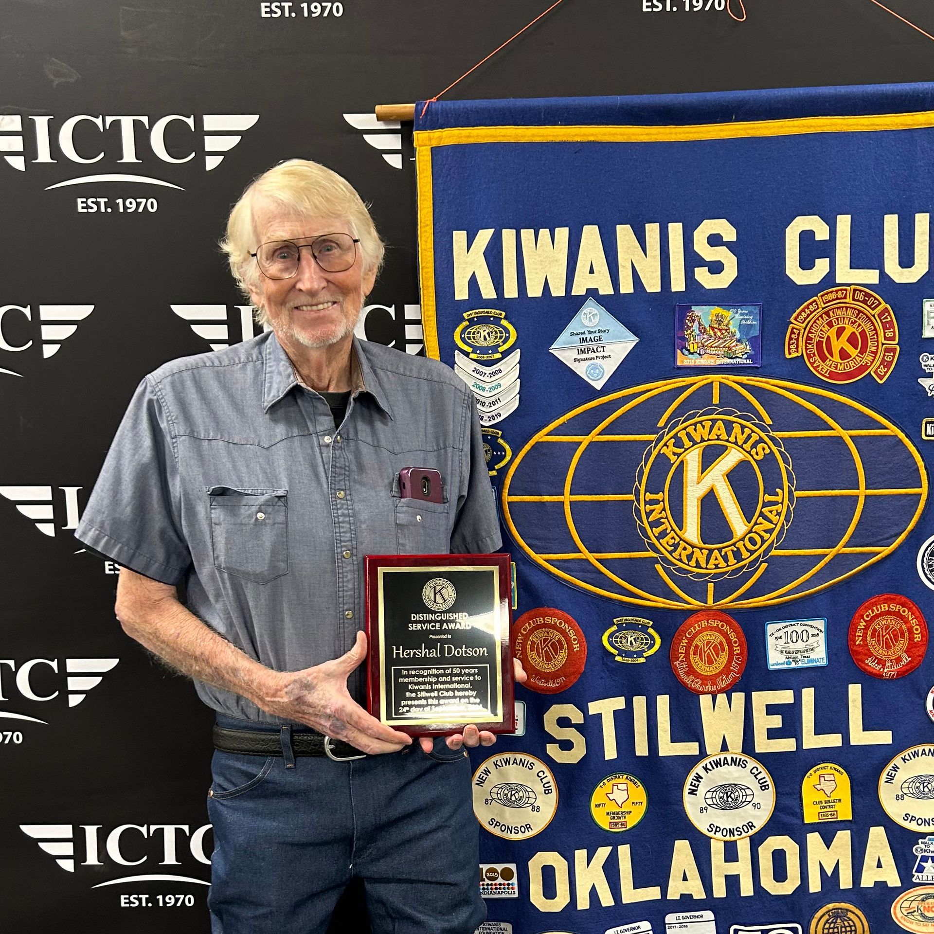 photo of annual Stilwell Kiwanis awards dinner