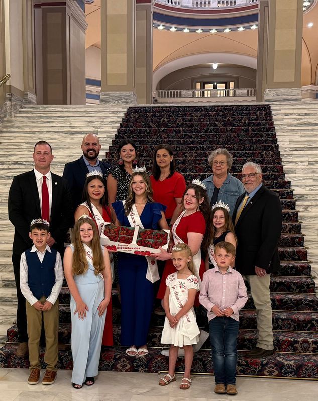Stilwell Kiwanis leaders and the Strawberry Queen and runners-up visiting the Oklahoma capitol for Strawberry Day
