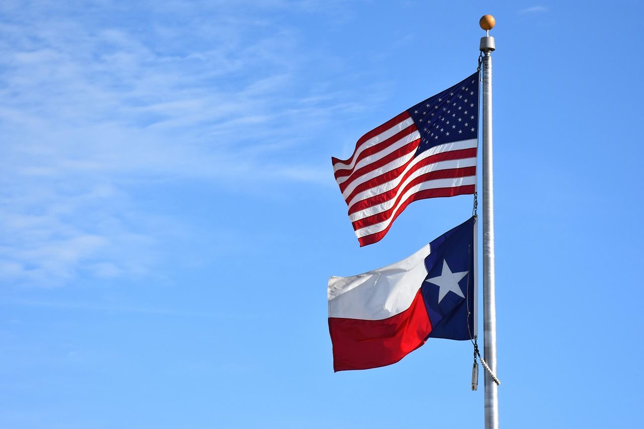 Texas and US flags