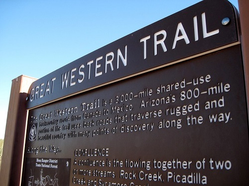 A sign that says great western trail