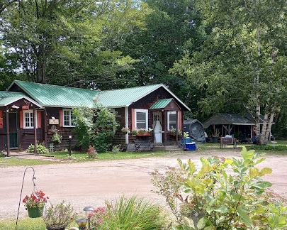 A small lodge in white mountain national forest