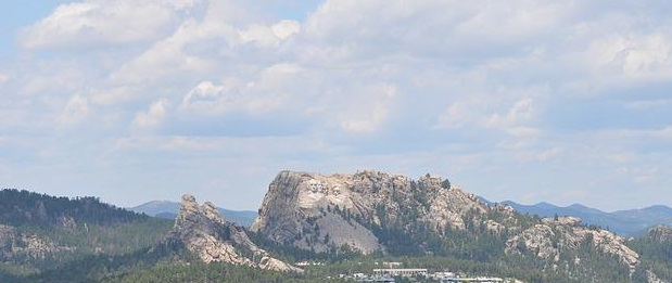 A view of Mount Rushmore and the black hills of South Dakota