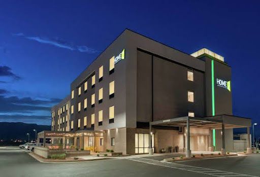 A large hotel near white sands national park