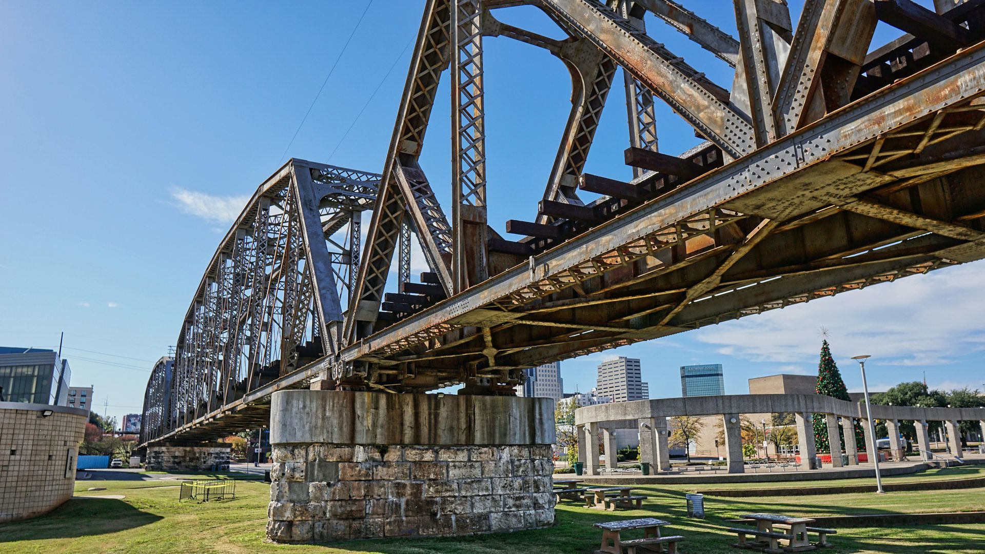 A famous bridge in Shreveport