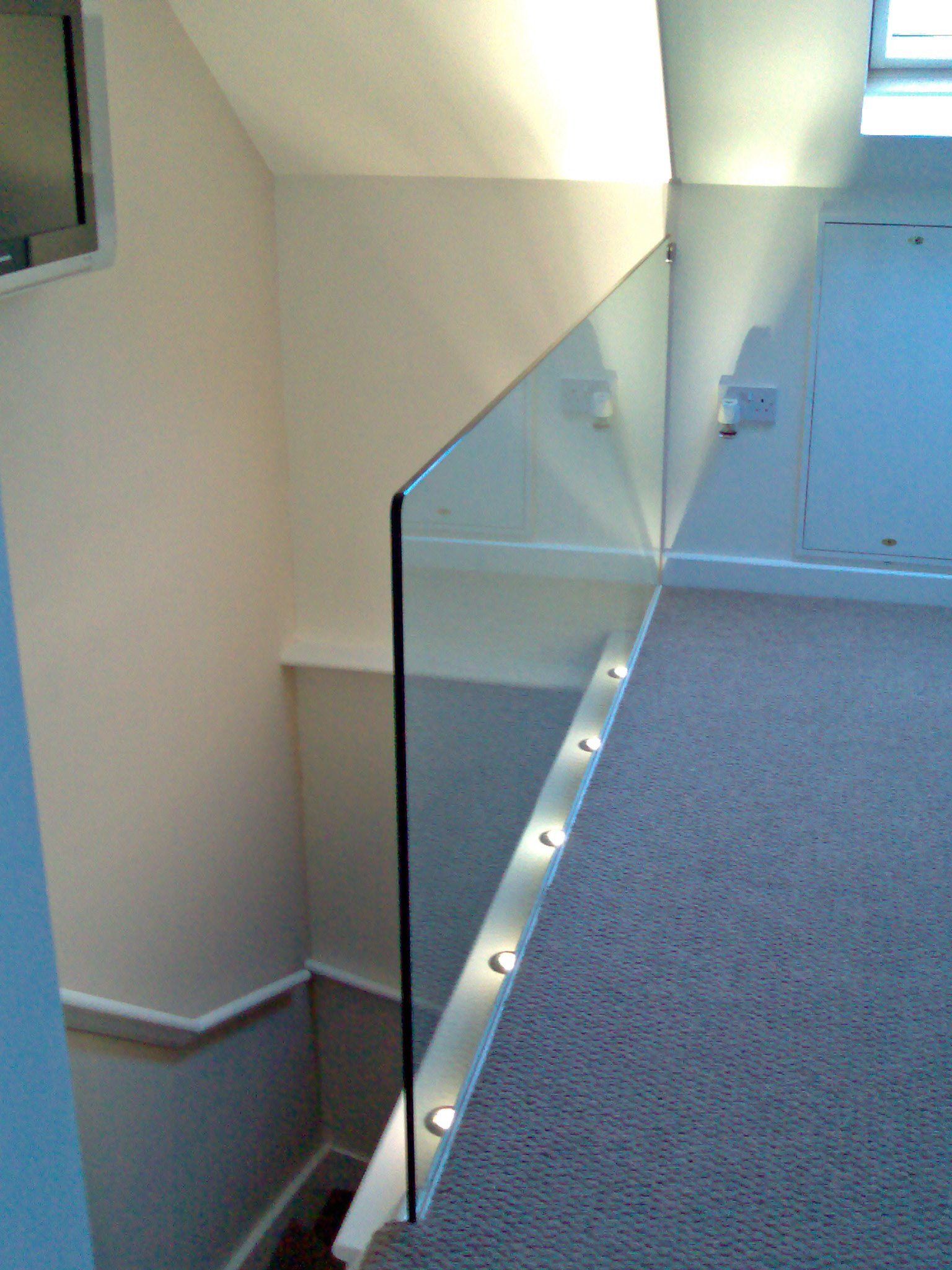 Toughen glass balustrade